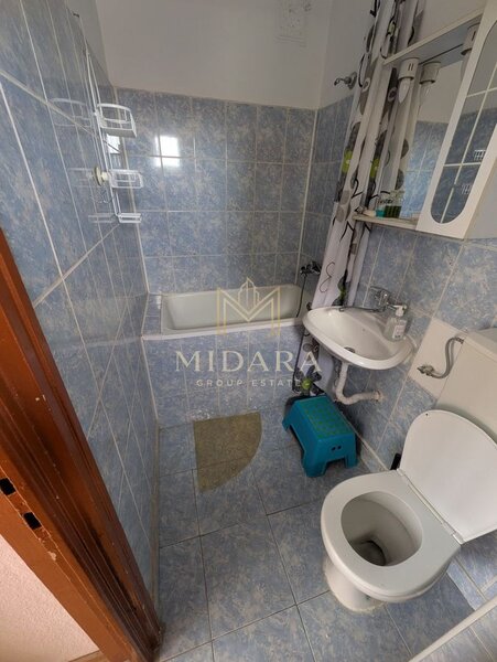 Piata Romana, ASE, 2 camere, 47 mp, 499 €/luna.