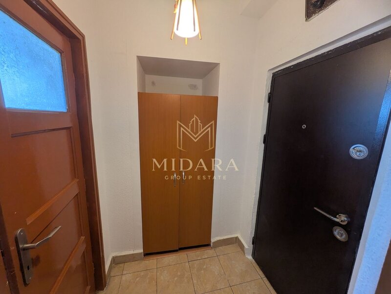 Piata Romana, ASE, 2 camere, 47 mp, 499 €/luna.