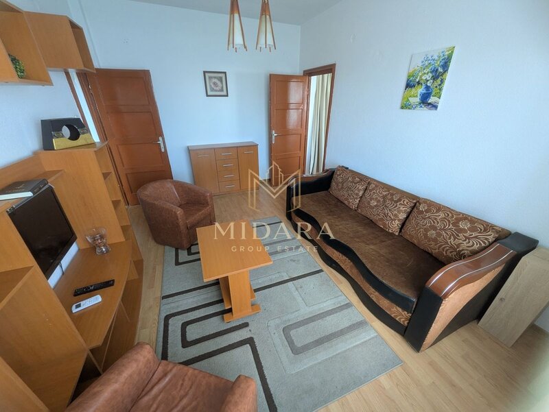 Piata Romana, ASE, 2 camere, 47 mp, 499 €/luna.