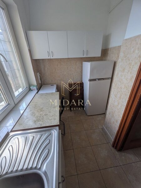 Piata Romana, ASE, 2 camere, 47 mp, 499 €/luna.