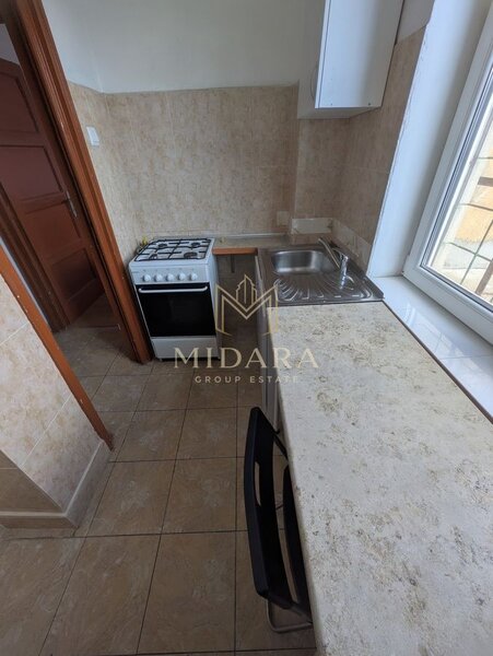 Piata Romana, ASE, 2 camere, 47 mp, 499 €/luna.